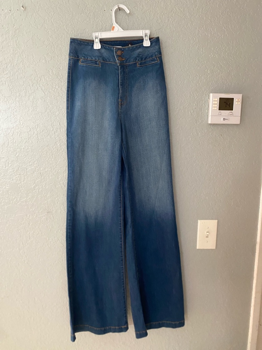 High-Waist Wide-Leg Women's Jeans - Blue